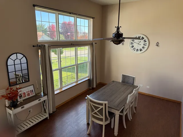 $330,000 | 729 River Edge Circle, Ottawa, IL 61350