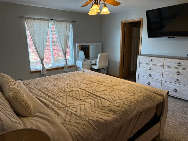 $330,000 | 729 River Edge Circle, Ottawa, IL 61350