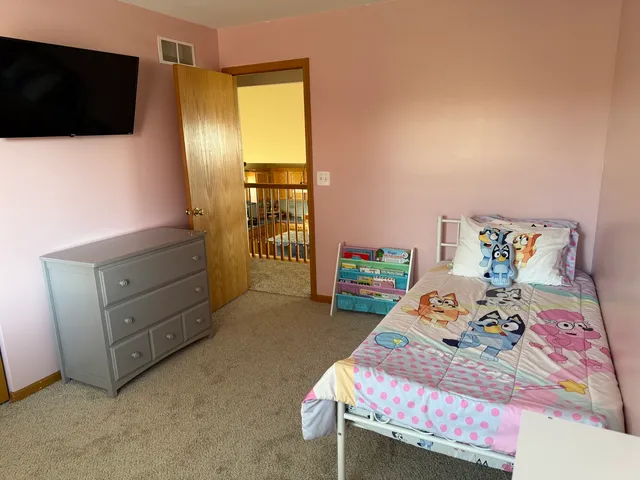 $330,000 | 729 River Edge Circle, Ottawa, IL 61350