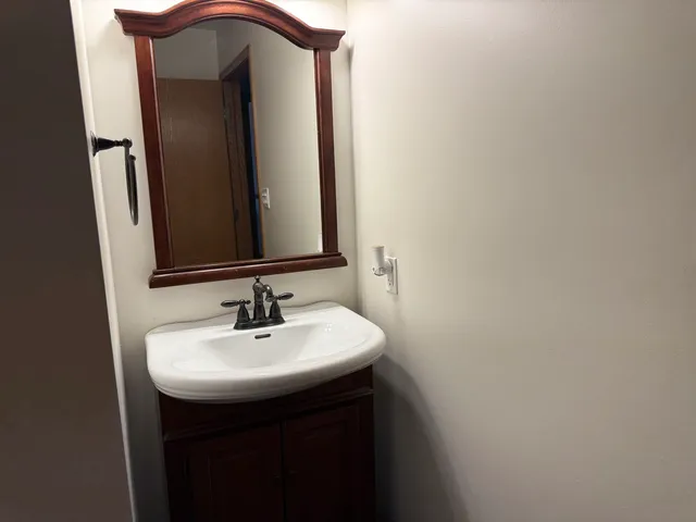 $330,000 | 729 River Edge Circle, Ottawa, IL 61350