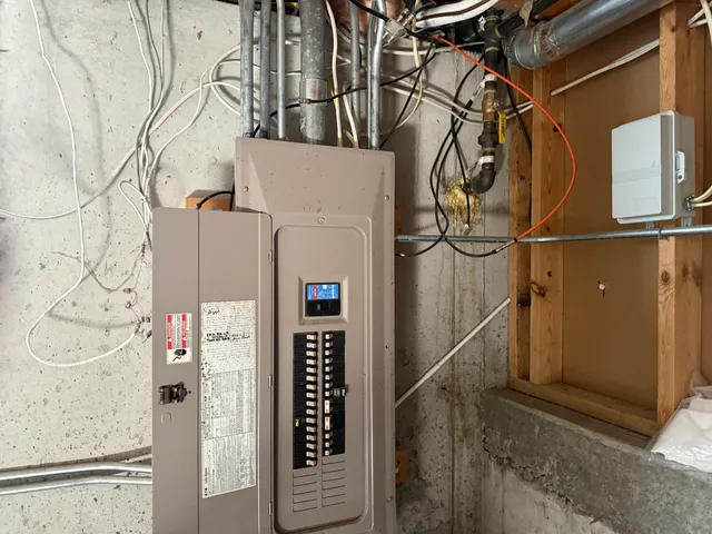 $330,000 | 729 River Edge Circle, Ottawa, IL 61350