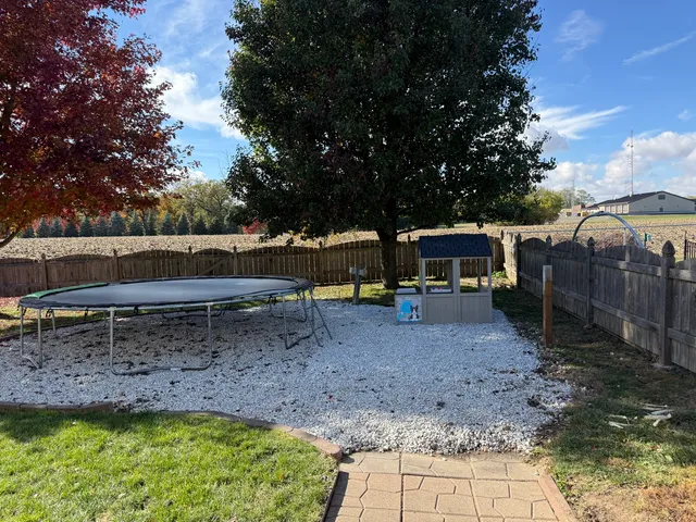 $330,000 | 729 River Edge Circle, Ottawa, IL 61350