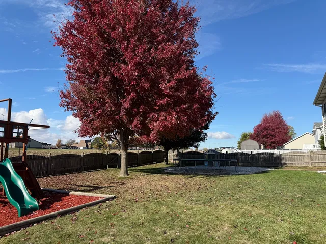 $330,000 | 729 River Edge Circle, Ottawa, IL 61350