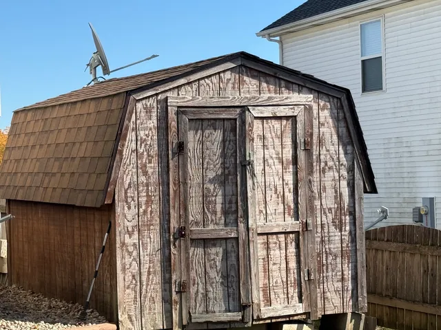 $330,000 | 729 River Edge Circle, Ottawa, IL 61350