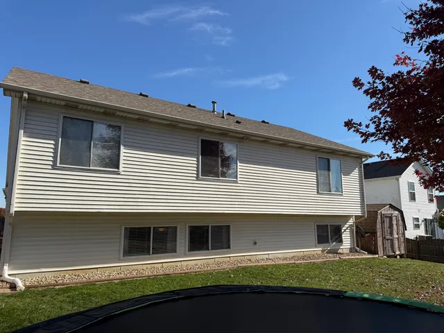 $330,000 | 729 River Edge Circle, Ottawa, IL 61350