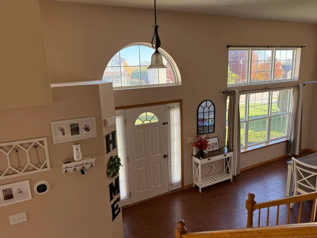 $330,000 | 729 River Edge Circle, Ottawa, IL 61350