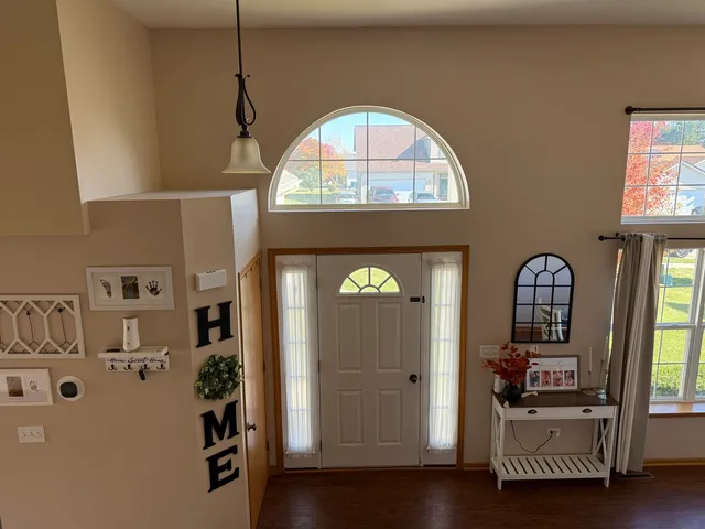 $330,000 | 729 River Edge Circle, Ottawa, IL 61350