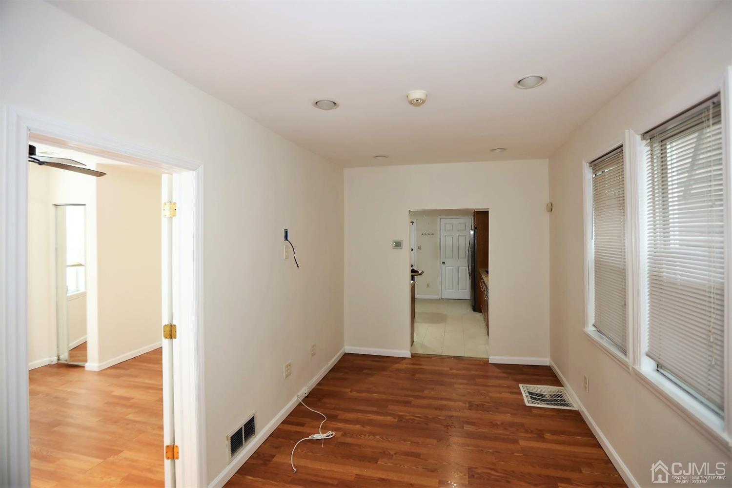 51 Florida Grove Road Keasbey, NJ 08832 - Photo 4 of 26 Gallery Image 4