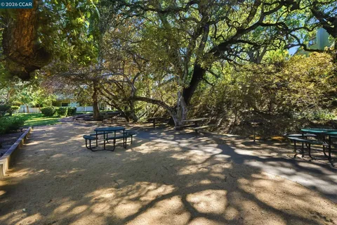 $476,000 | 700 Suntree Lane, Unit 711, Pleasant Hill, CA 94523