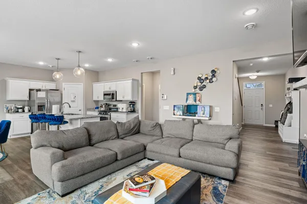 $401,000 | 6884 101st Street South, Cottage Grove, MN 55016