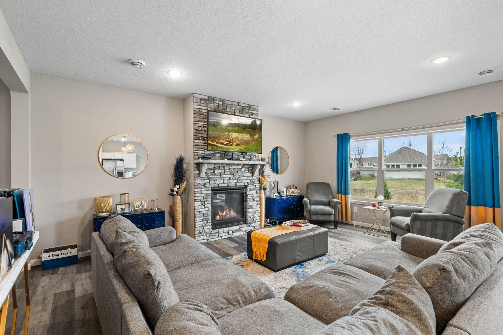 6884 101st Street South Cottage Grove, MN 55016 - Photo 4 of 29