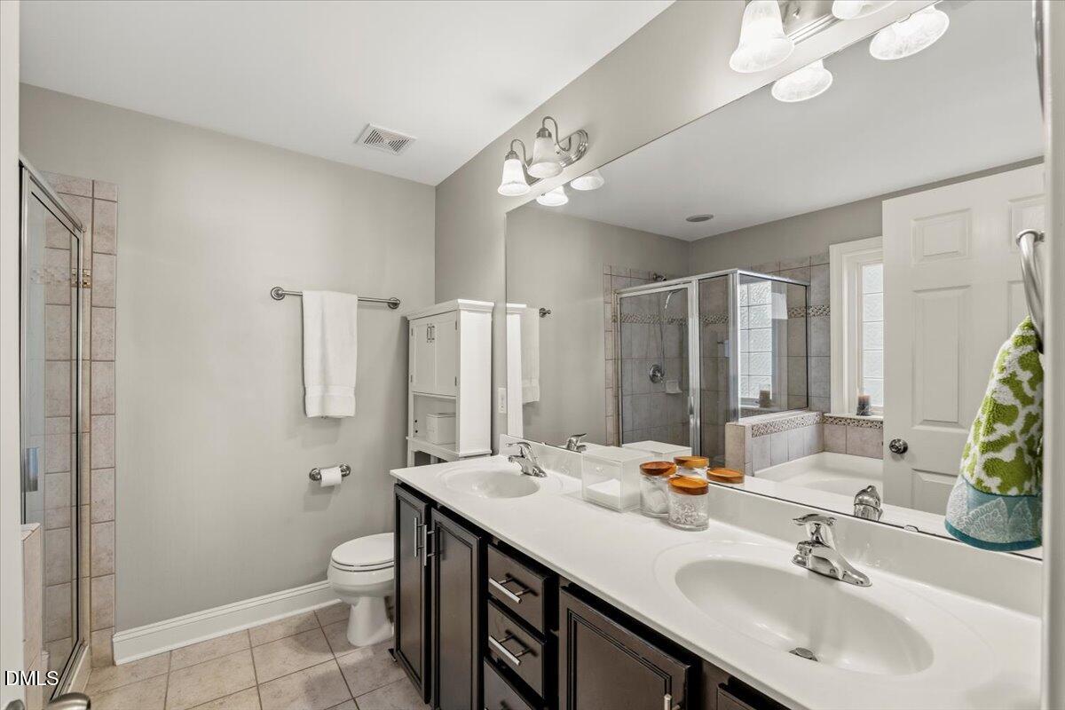 924 Pirouette Court Raleigh, NC 27606 - Photo 12 of 15 39-P1116653