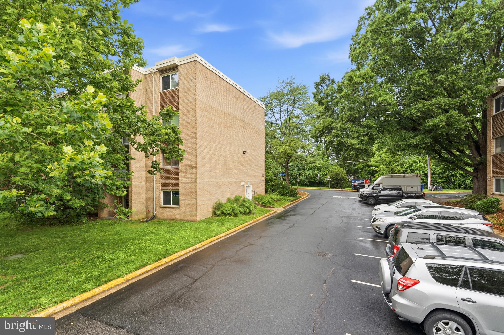 2907 Charing Cross Road, Unit 9/3 Falls Church, VA 22042 - Photo 4 of 34