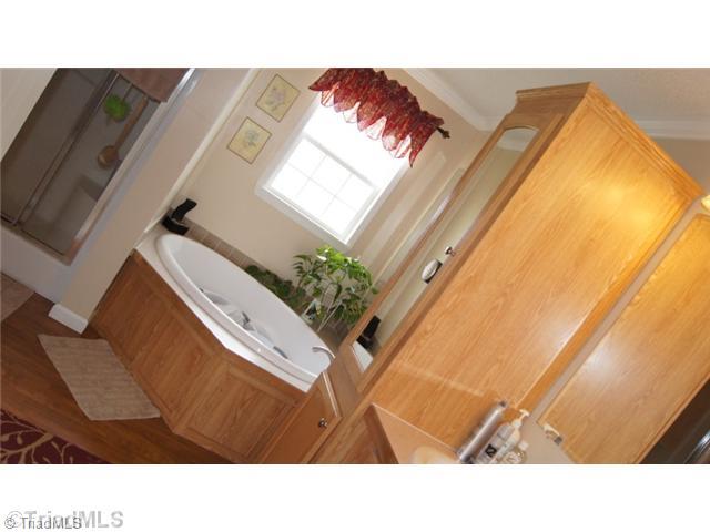 3138 Garrett Road Stoneville, NC 27048 - Photo 13 of 25 Master Bath/Spa.