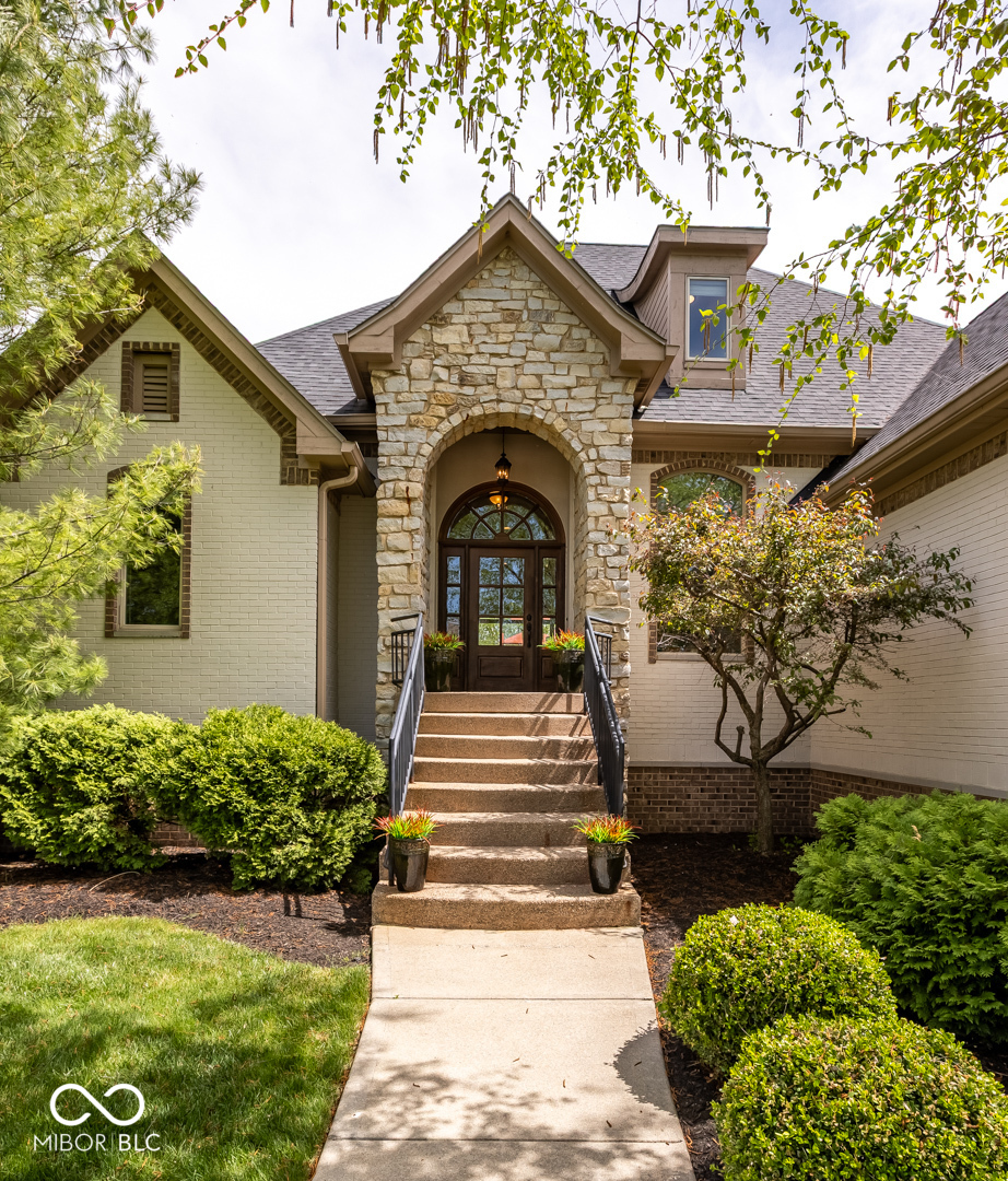 13722 Diving Hawk Crossing Fishers, IN 46055 - Photo 2 of 85