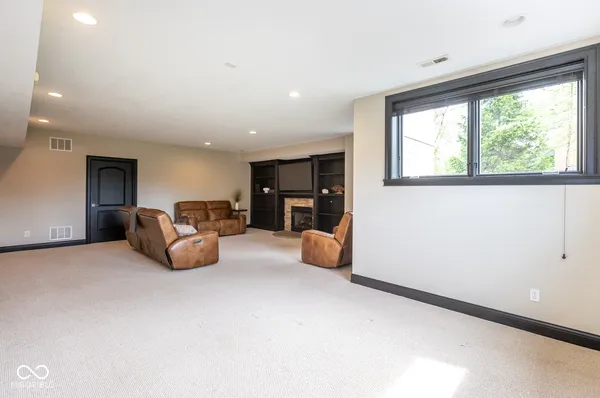 $1,198,000 | 13722 Diving Hawk Crossing, Fishers, IN 46055