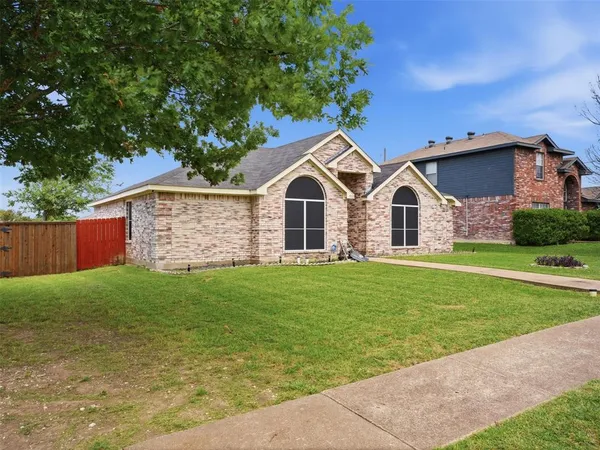 $280,000 | 1531 Rebecca Lane, Lancaster, TX 75134