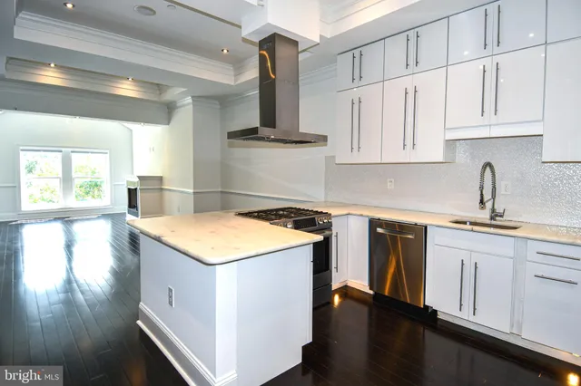 $1,050,000 | 719 12th Street Southeast, Unit 3, Washington, DC 20003