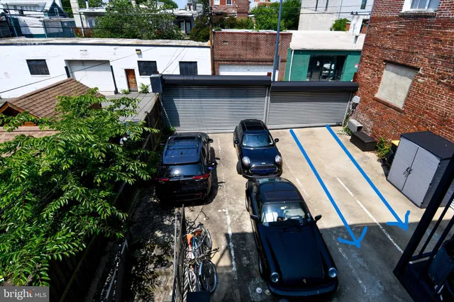 $1,050,000 | 719 12th Street Southeast, Unit 3, Washington, DC 20003