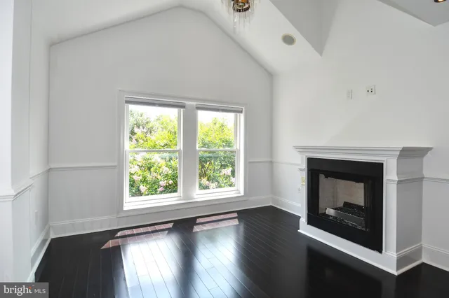 $1,050,000 | 719 12th Street Southeast, Unit 3, Washington, DC 20003