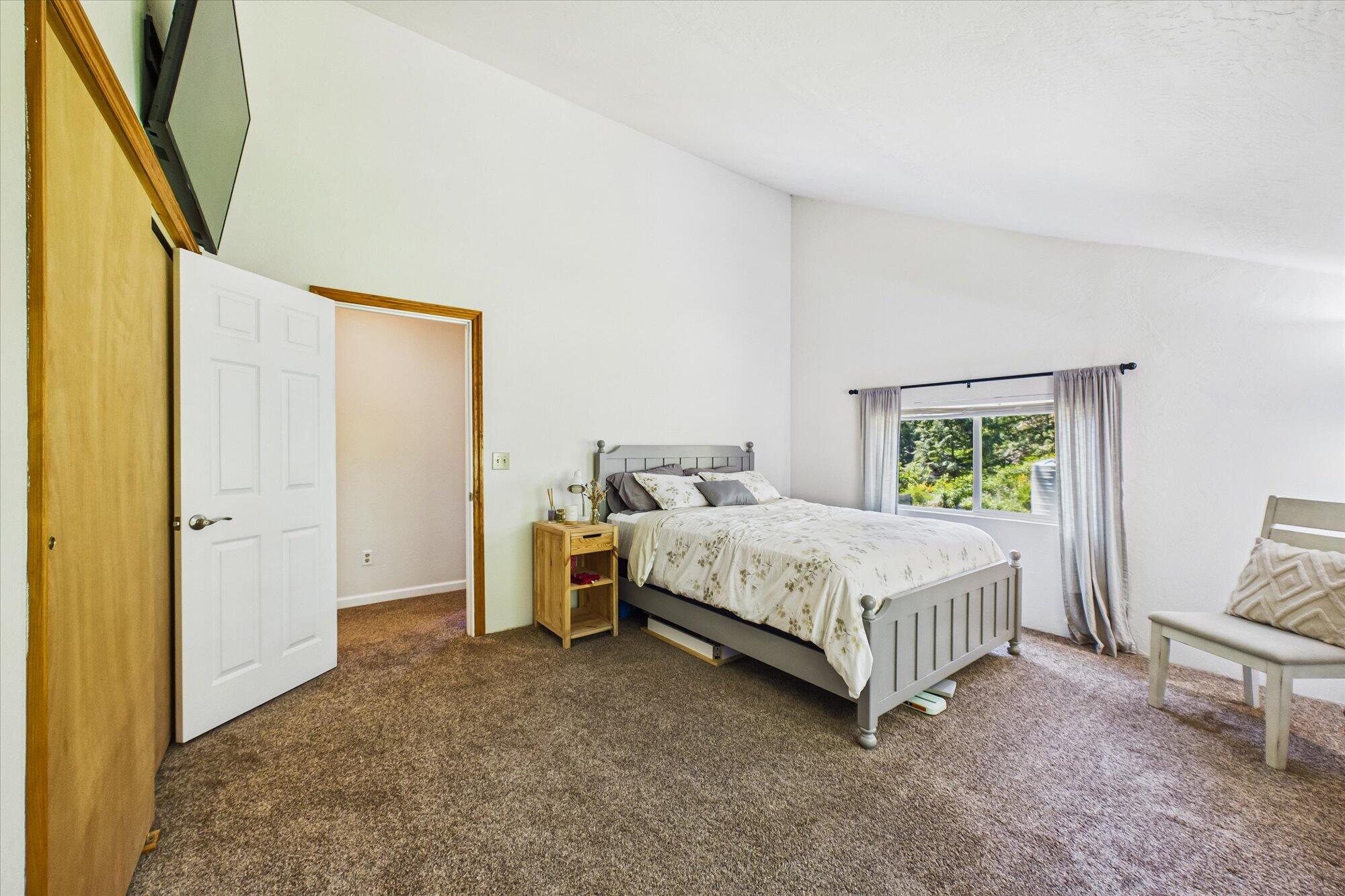 655 Gibson Creek Road Whitethorn, CA 95589 - Photo 40 of 60