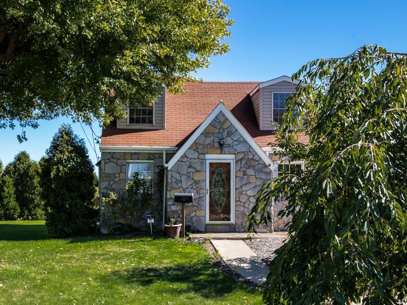 765 Greenlee Road Whitehall, PA 15227 - Photo 2 of 25 Gallery Image 2