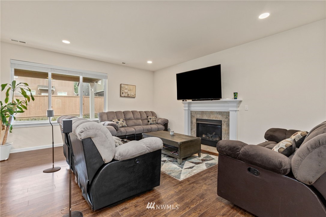 17826 Southeast 189th Street Renton, WA 98058 - Photo 2 of 38 Gallery Image 2