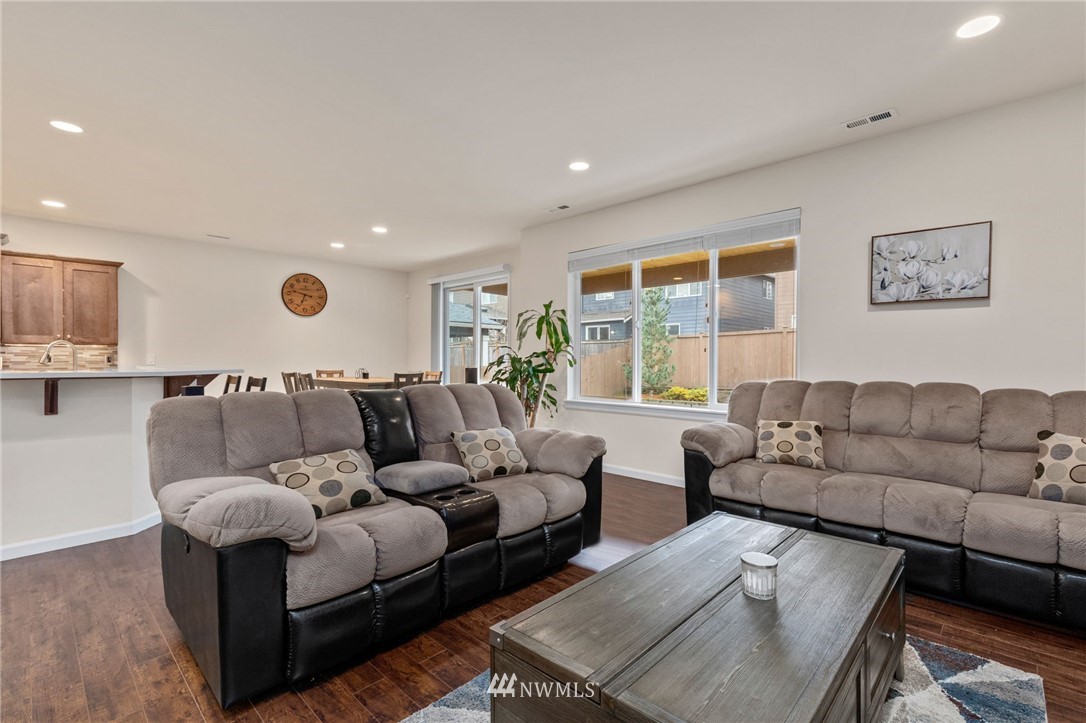 17826 Southeast 189th Street Renton, WA 98058 - Photo 5 of 38 Gallery Image 5