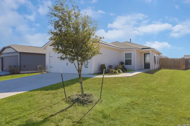 $1,600 | 582 Gabbro Gardens, Maxwell, TX 78656