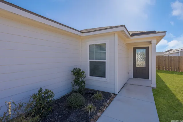 $1,600 | 582 Gabbro Gardens, Maxwell, TX 78656