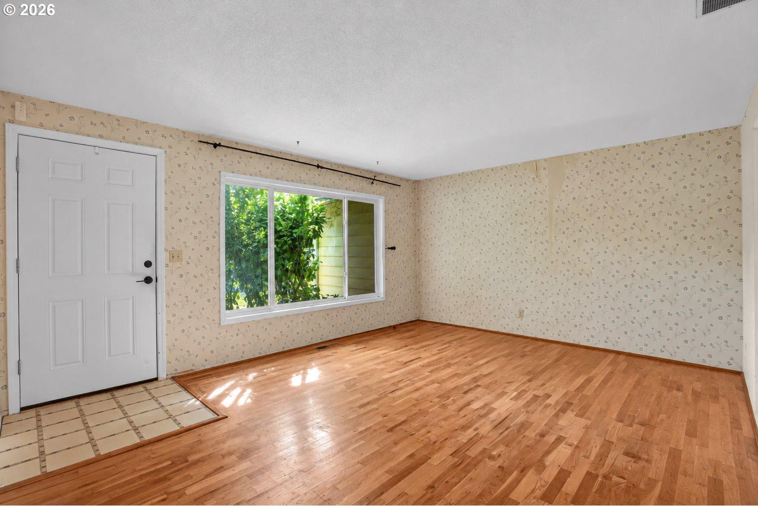 13035 Southwest Rita Drive Beaverton, OR 97005 - Photo 4 of 35 Gallery Image 4