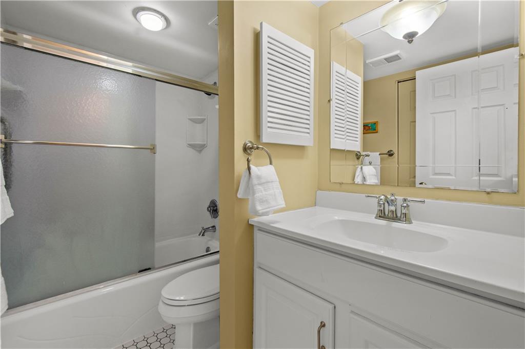 2034 Swallow Hill Road, Unit 307 Pittsburgh, PA 15220 - Photo 16 of 25