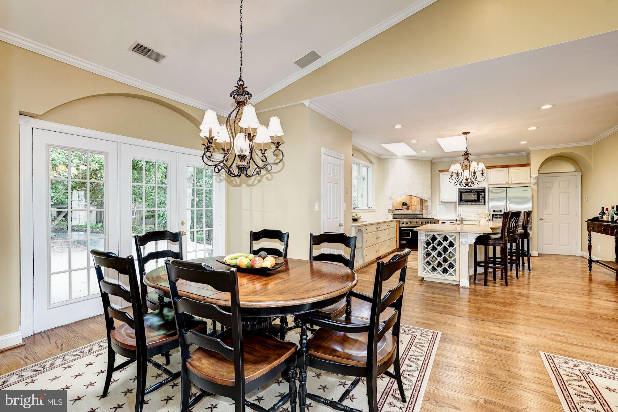 8816 Brook Road McLean, VA 22102 - Photo 10 of 49 Dining area off kitchen