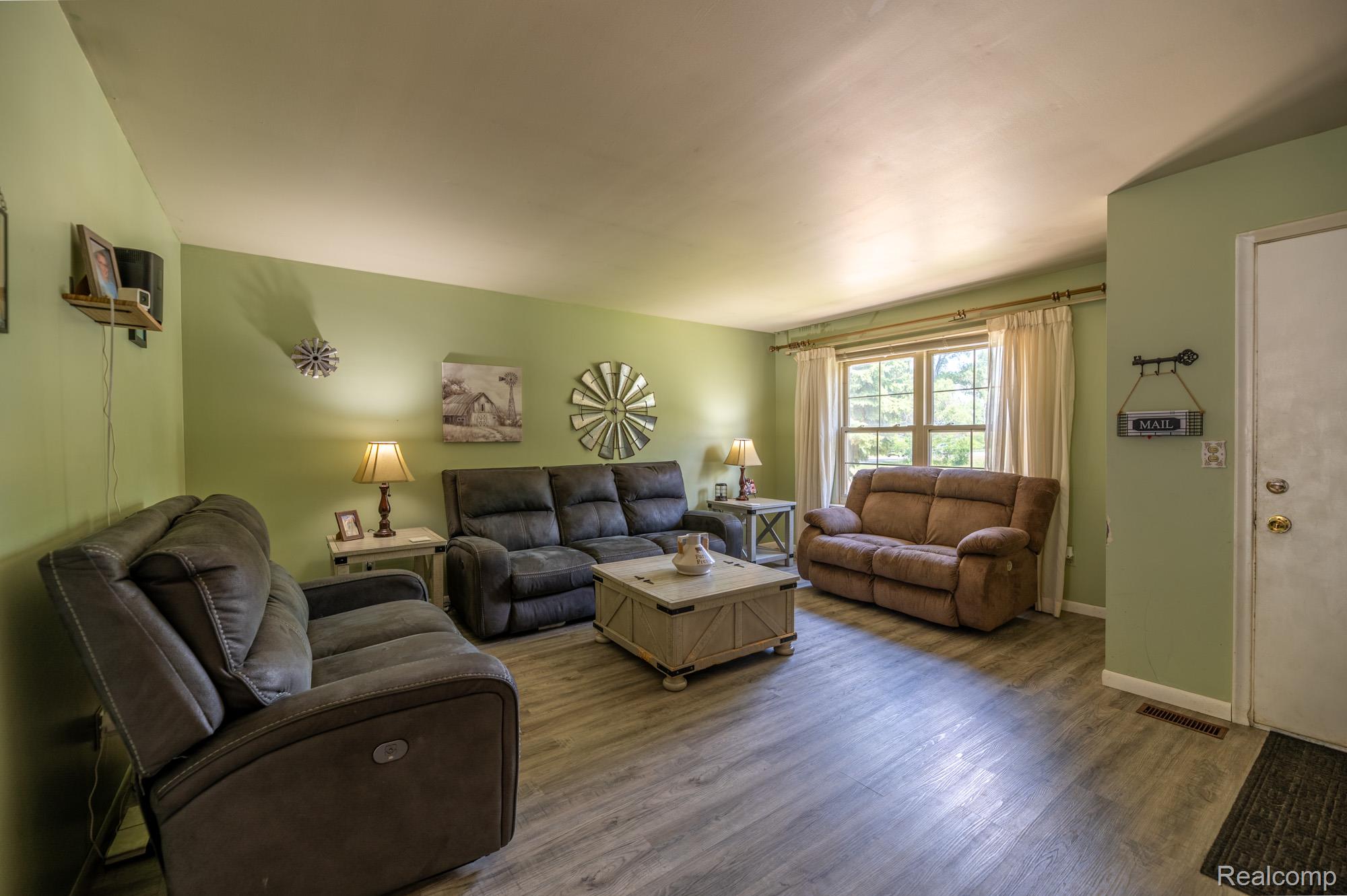 3276 Hammerberg Road Flint, MI 48507 - Photo 3 of 22 3276 HAMMERBERG Rd-11.jpg