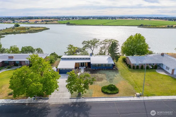 $675,000 | 242 North Crestview Drive, Moses Lake, WA 98837