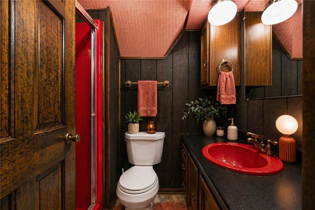 255 Claytonia Road Butler, PA 16001 - Photo 30 of 50 VIRTUALLY STAGED-Full of character and nostalgia, this 2nd floor hall bath highlights its original finishes with a retro aesthetic that feels both unique and memorable. A great opportunity to embrace vintage style or reimagine the space to suit your own vision.