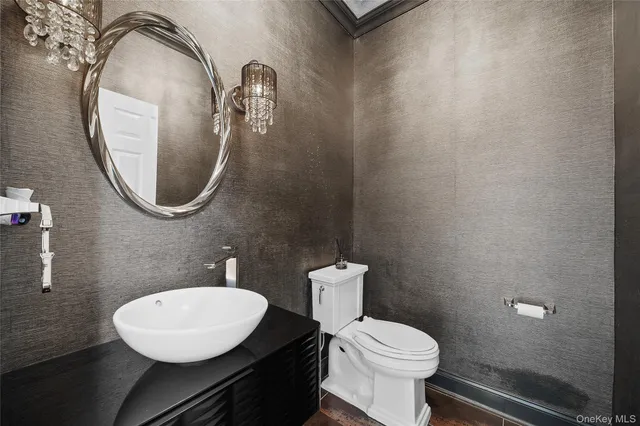 $1,200,000 | 7 Park View Lane, Lake Grove, NY 11755