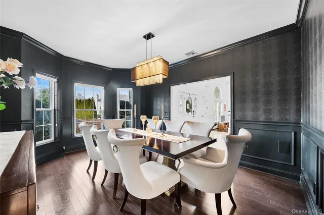 $1,200,000 | 7 Park View Lane, Lake Grove, NY 11755