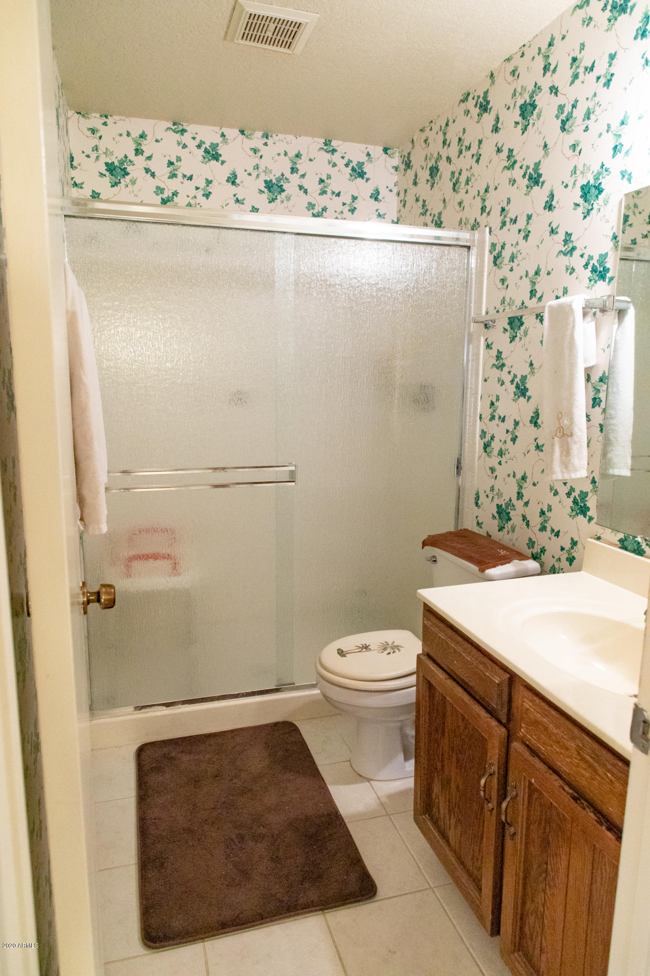3040 West Phelps Road Phoenix, AZ 85053 - Photo 10 of 21 Hall Bath