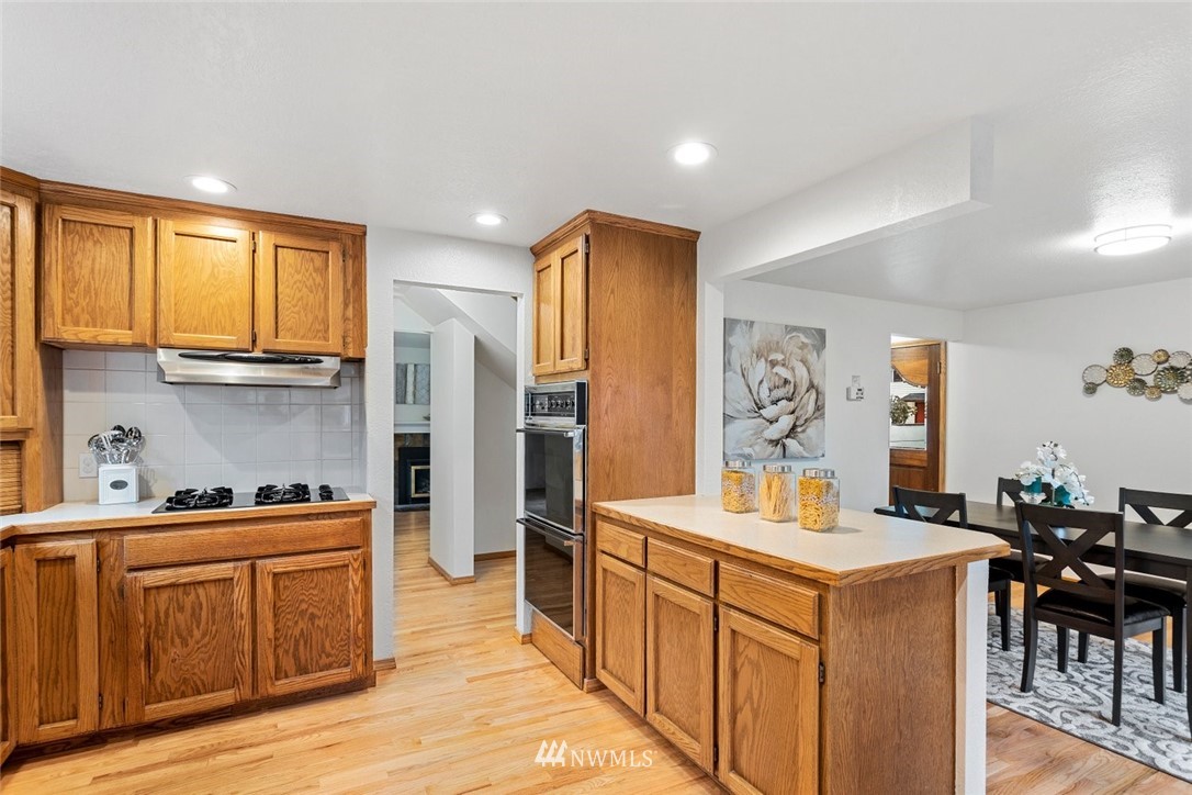 426 158th Street Southeast Bothell, WA 98012 - Photo 11 of 26