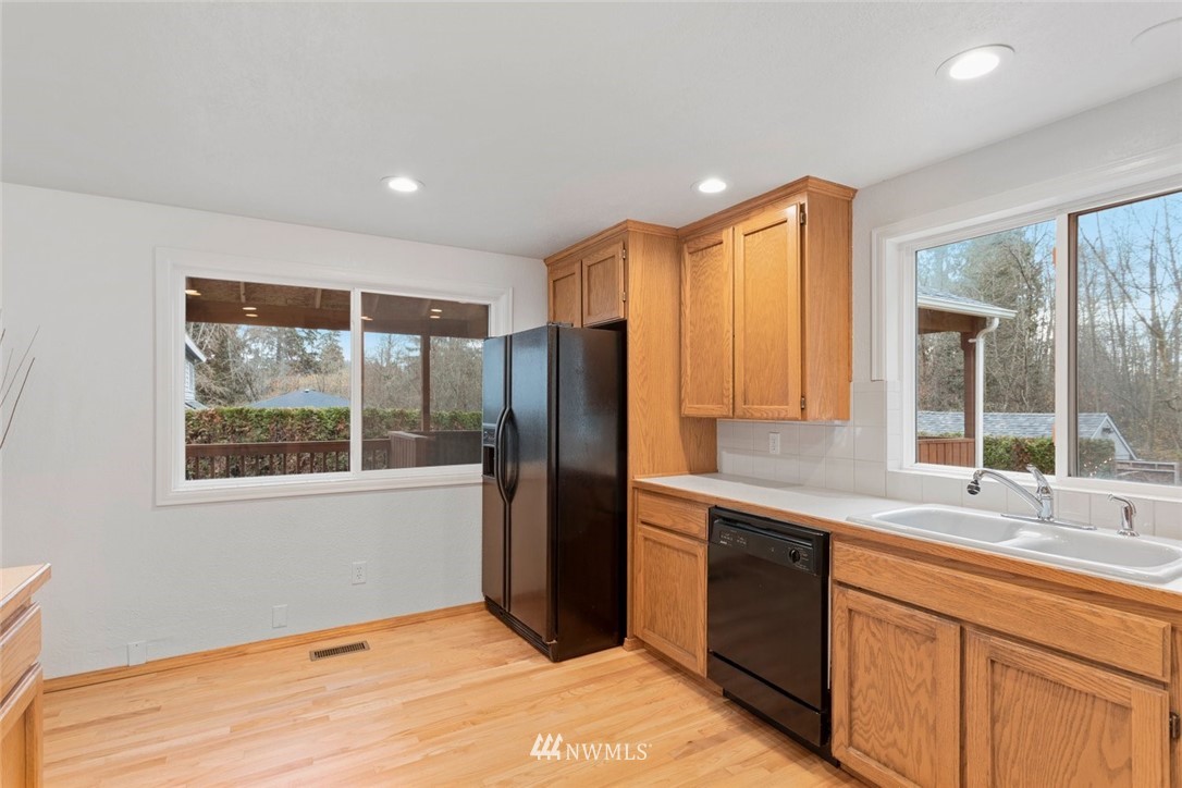 426 158th Street Southeast Bothell, WA 98012 - Photo 12 of 26