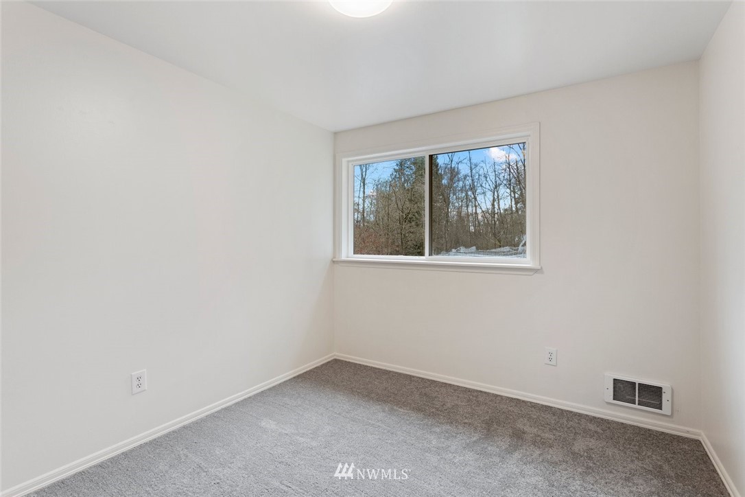 426 158th Street Southeast Bothell, WA 98012 - Photo 19 of 26