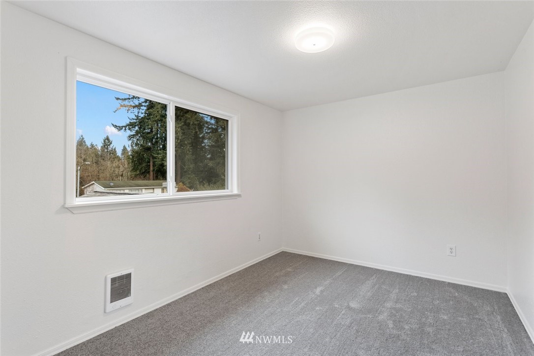 426 158th Street Southeast Bothell, WA 98012 - Photo 20 of 26