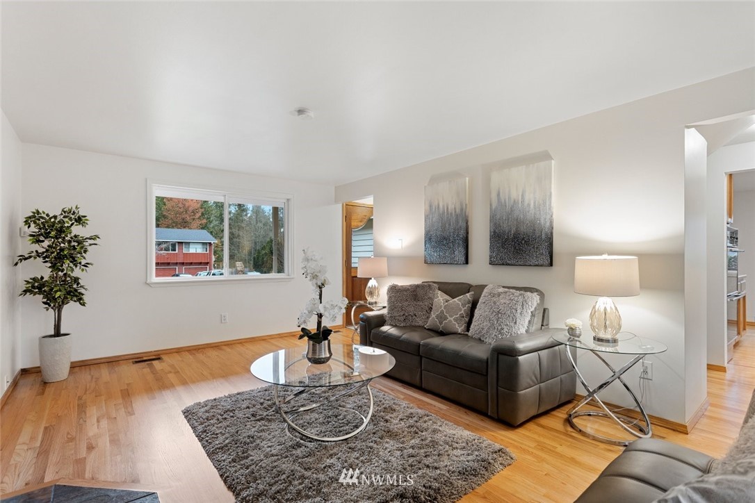 426 158th Street Southeast Bothell, WA 98012 - Photo 5 of 26