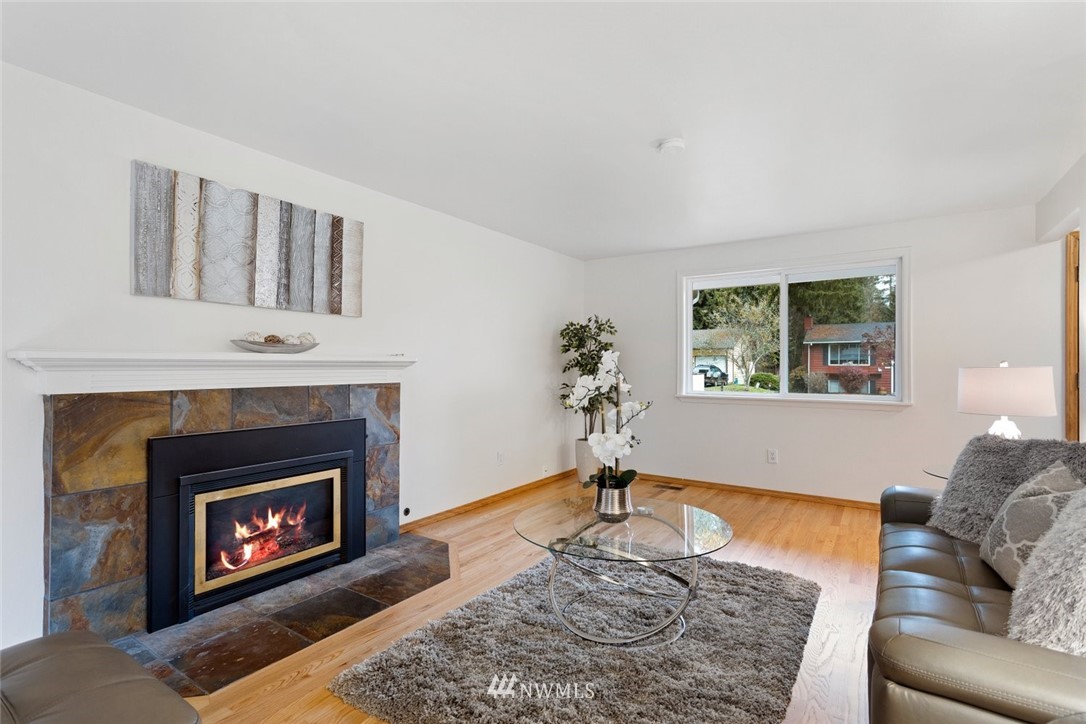 426 158th Street Southeast Bothell, WA 98012 - Photo 6 of 26