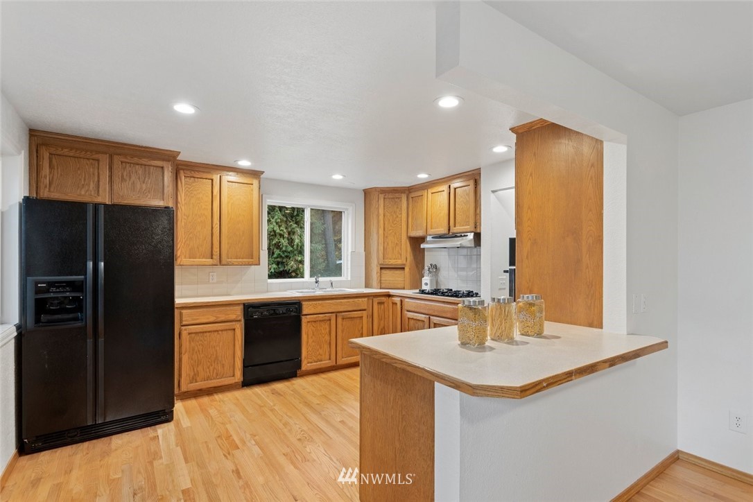 426 158th Street Southeast Bothell, WA 98012 - Photo 9 of 26