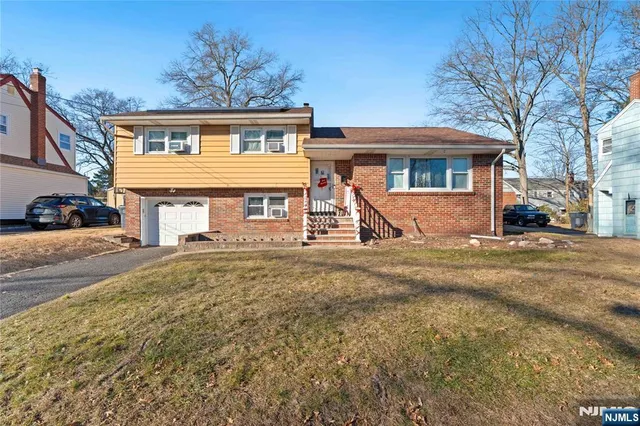 $650,000 | 36 North Vivyen Street, Bergenfield, NJ 07621