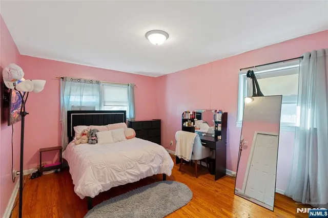 $650,000 | 36 North Vivyen Street, Bergenfield, NJ 07621