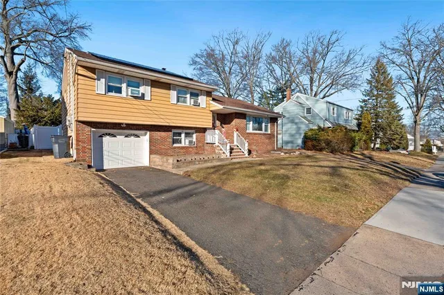 $650,000 | 36 North Vivyen Street, Bergenfield, NJ 07621