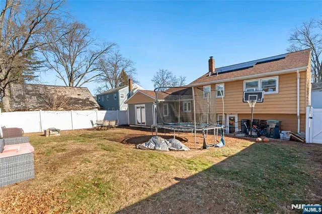 $650,000 | 36 North Vivyen Street, Bergenfield, NJ 07621